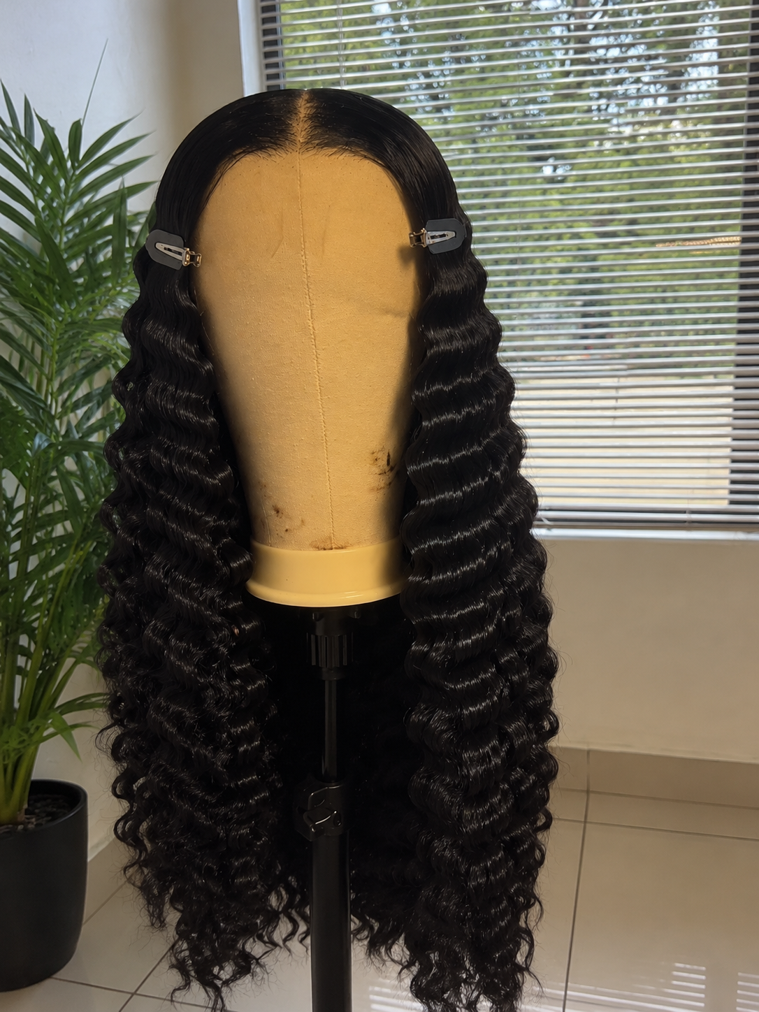 Naomi| crimped unit